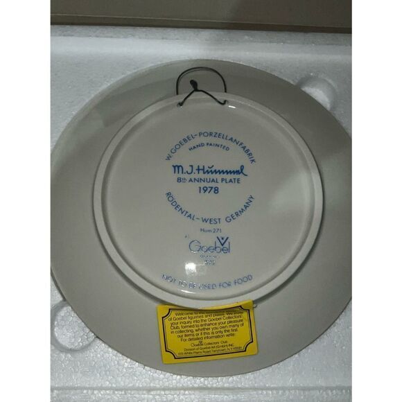 Goebel M.J. Hummel 1978 Annual Collectable Plate - Picture 2 of 10